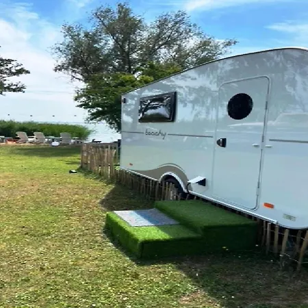 Beachy Caravan Am Achterwasser, Luetow, Cleaning Included *