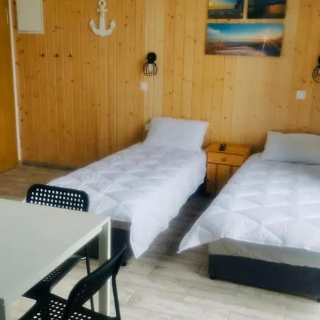 Beachy Caravan Am Achterwasser, Luetow, Cleaning Included Lutow