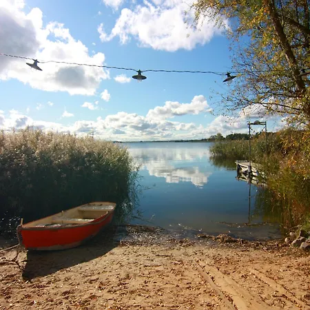 Casa vacanze Beachy Caravan Am Achterwasser, Luetow, Cleaning Included *